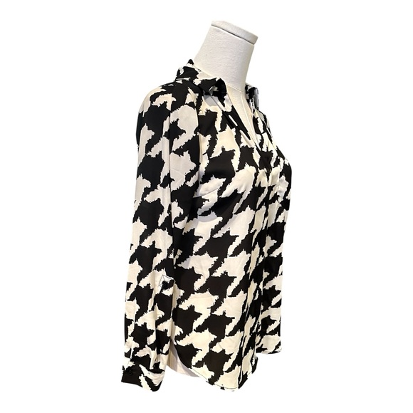 THE LIMITED Black & White Ashton Roll Tab Button Up Blouse Size Small‎ - Picture 3 of 8